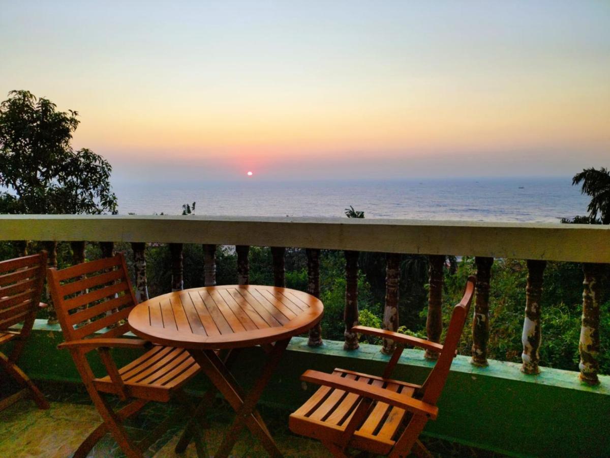 Villa Infinity By The Sea Murud  Εξωτερικό φωτογραφία